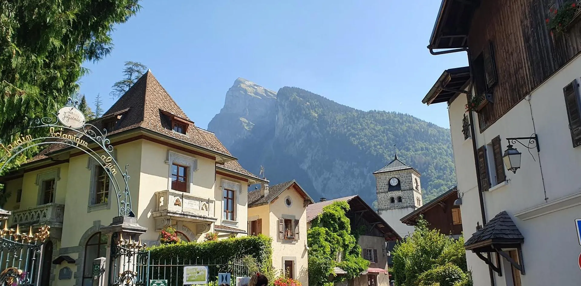 Chalet Les Couadzous Samoens Centre, Sauna, Jacuzzi 6 Chambres En Suite