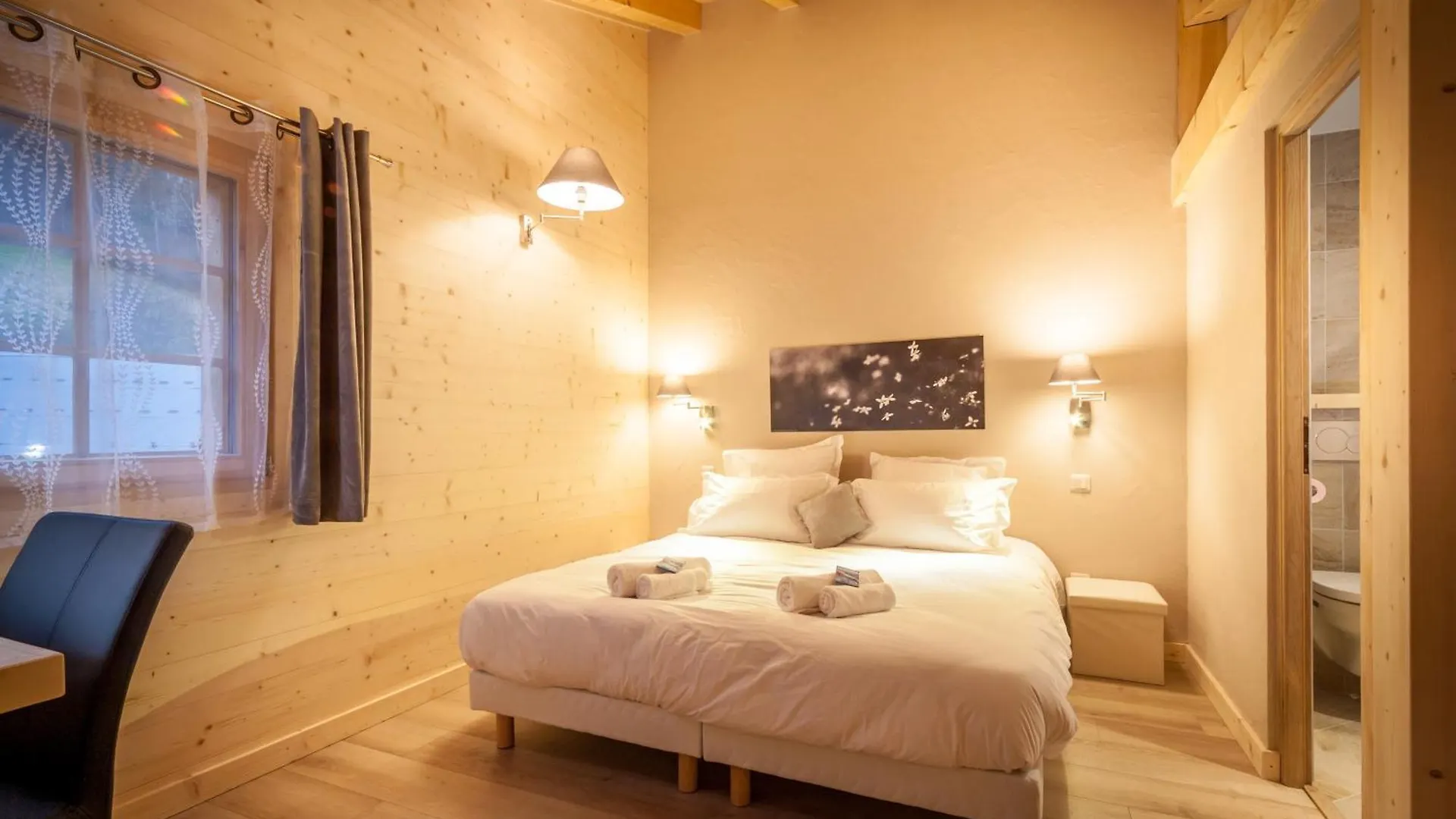 Les Couadzous Samoens Centre, Sauna, Jacuzzi 6 Chambres En Suite France