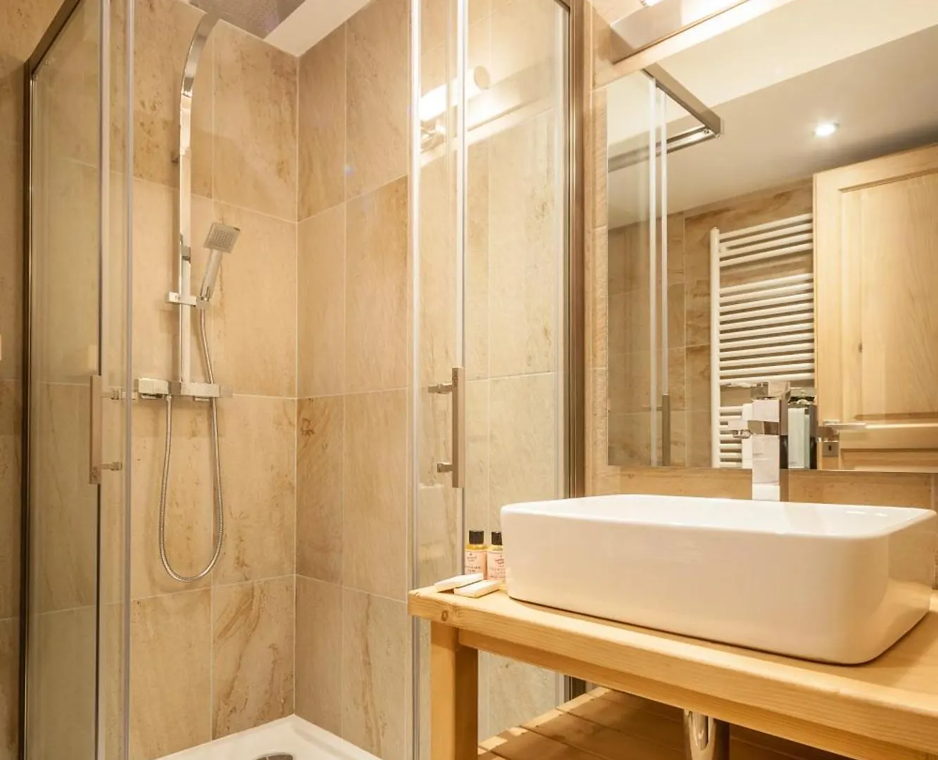 Les Couadzous Samoens Centre, Sauna, Jacuzzi 6 Chambres En Suite Chalet